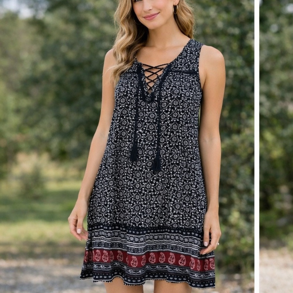 American Eagle Dress Sz Small Black White Floral Casual Boho Peasant Festival